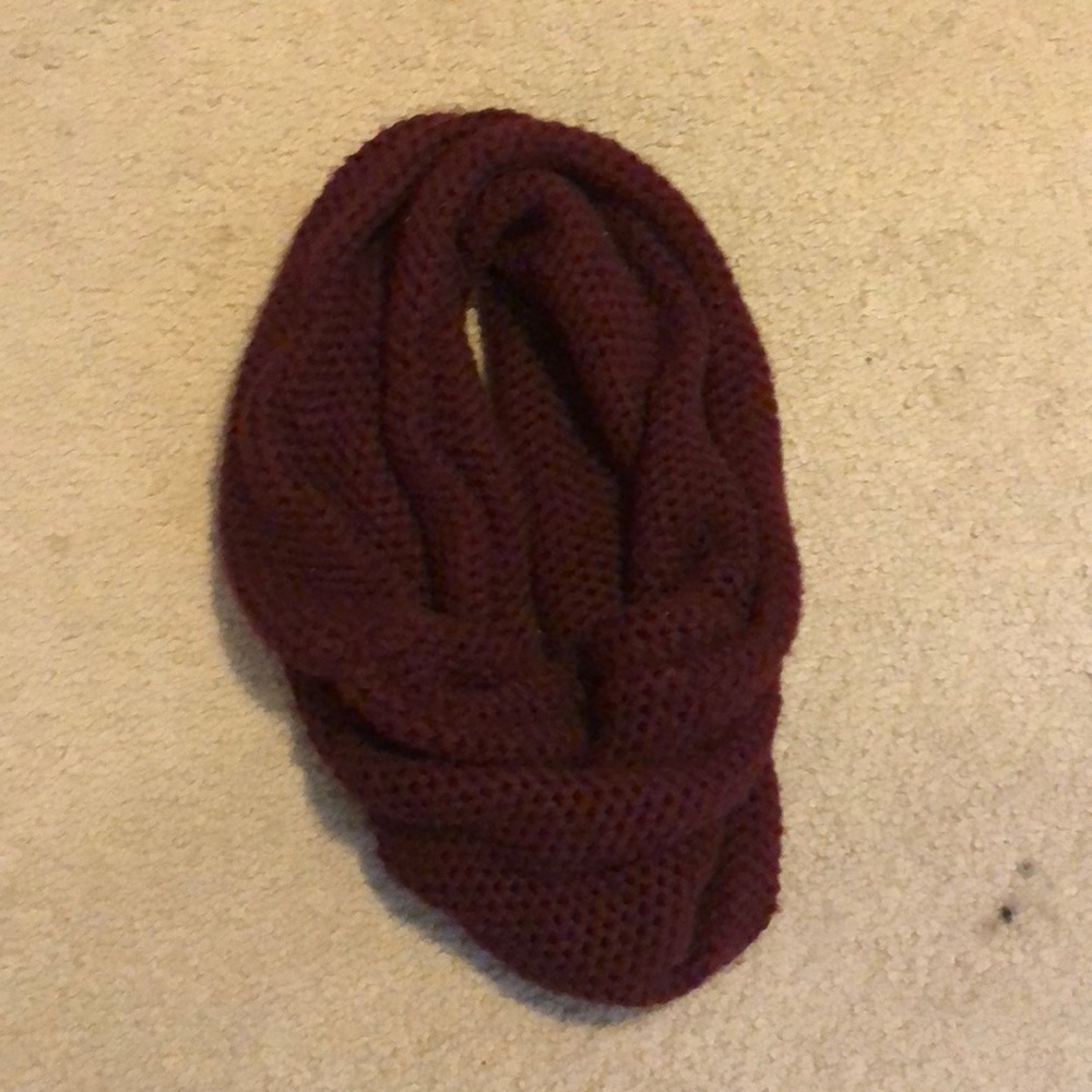 Maroon infinity scarf